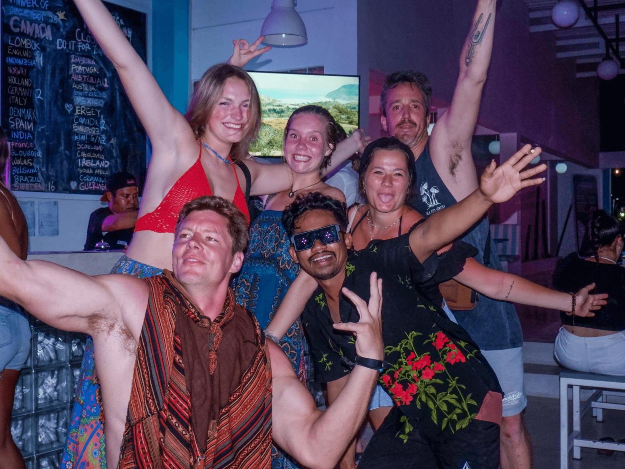 Mad Monkey Kuta Lombok Vandrarhem Exteriör bild